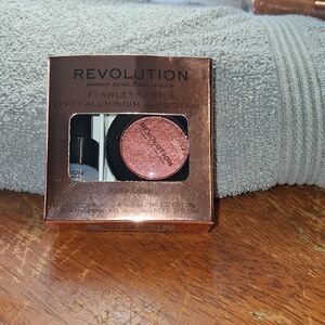 Revolution Flawless Foils Cream Eyeshadow - Rose Gold